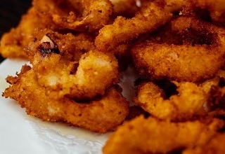 Жареные кольца кальмара Жареные кольца кальмара