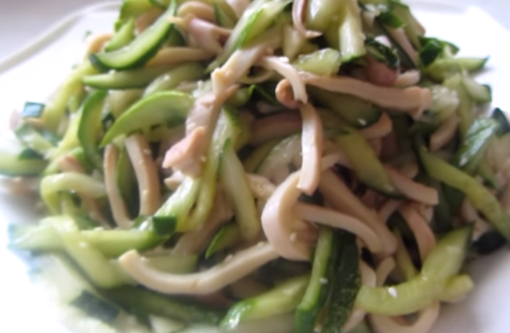 Салат "Из кальмаров" Салат "Из кальмаров"