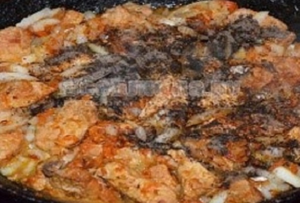 Тушеный минтай на сковороде Тушеный минтай на сковороде