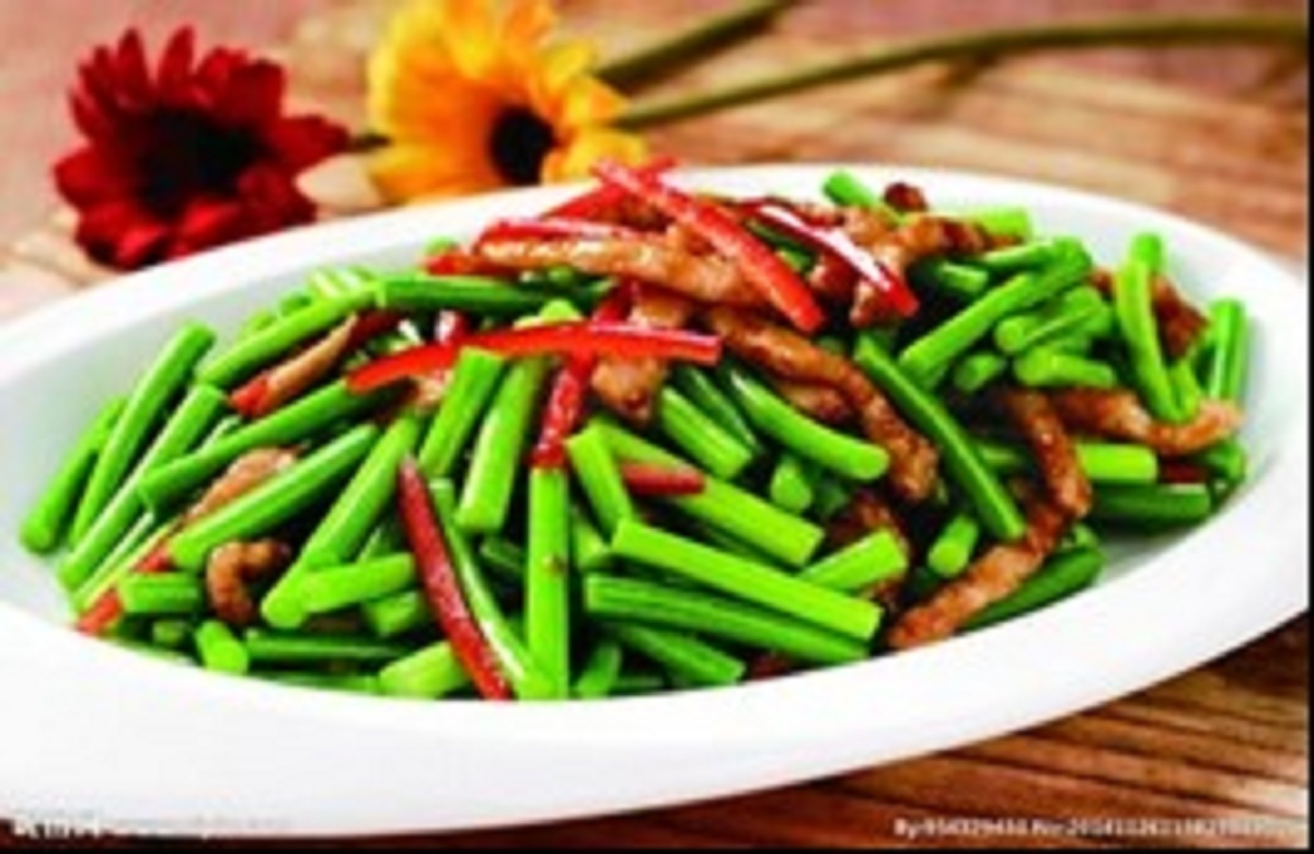 Побеги чеснока с мясом Побеги чеснока с мясом